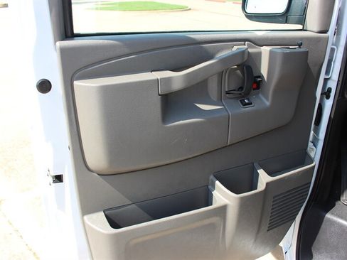 Used 2025 Chevrolet Express 3500 LT w/ LT Preferred Equipment Group RWD image 28