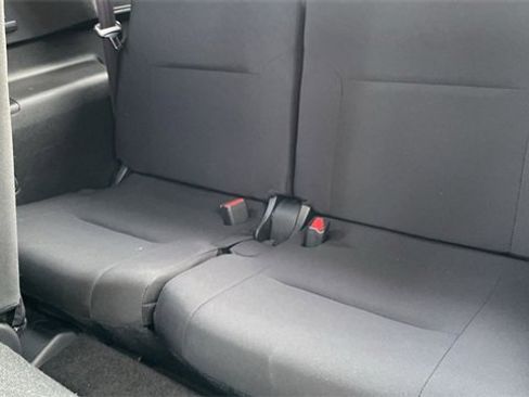 Used 2025 Mitsubishi Outlander ES image 23