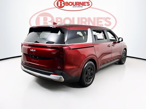 Used 2025 Kia Carnival image 11