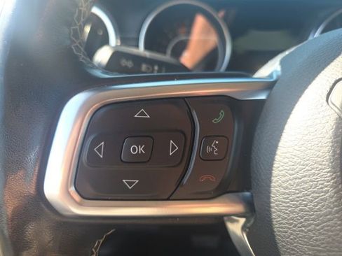 Used 2019 Jeep Wrangler Unlimited Sahara AWD/4WD image 16