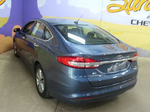 Used 2018 Ford Fusion SE w/ Fusion SE Technology Package FWD image 6