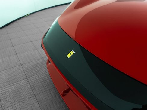 Certified 2025 Ferrari 12Cilindri RWD image 18