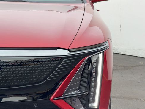 Certified 2024 Cadillac Lyriq Sport w/ Nappa Leather Package image 9