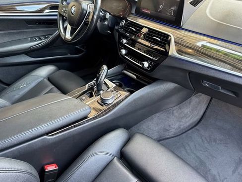 Used 2020 BMW 530i w/ Convenience Package image 17
