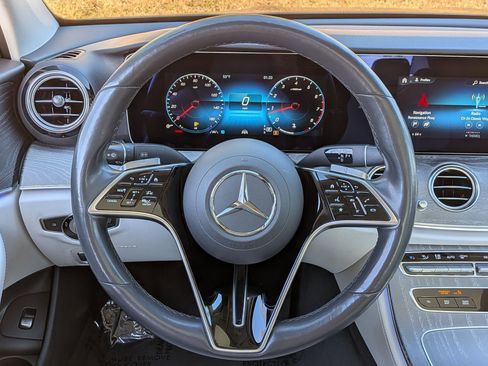 Used 2022 Mercedes-Benz E 350 4MATIC Sedan image 19