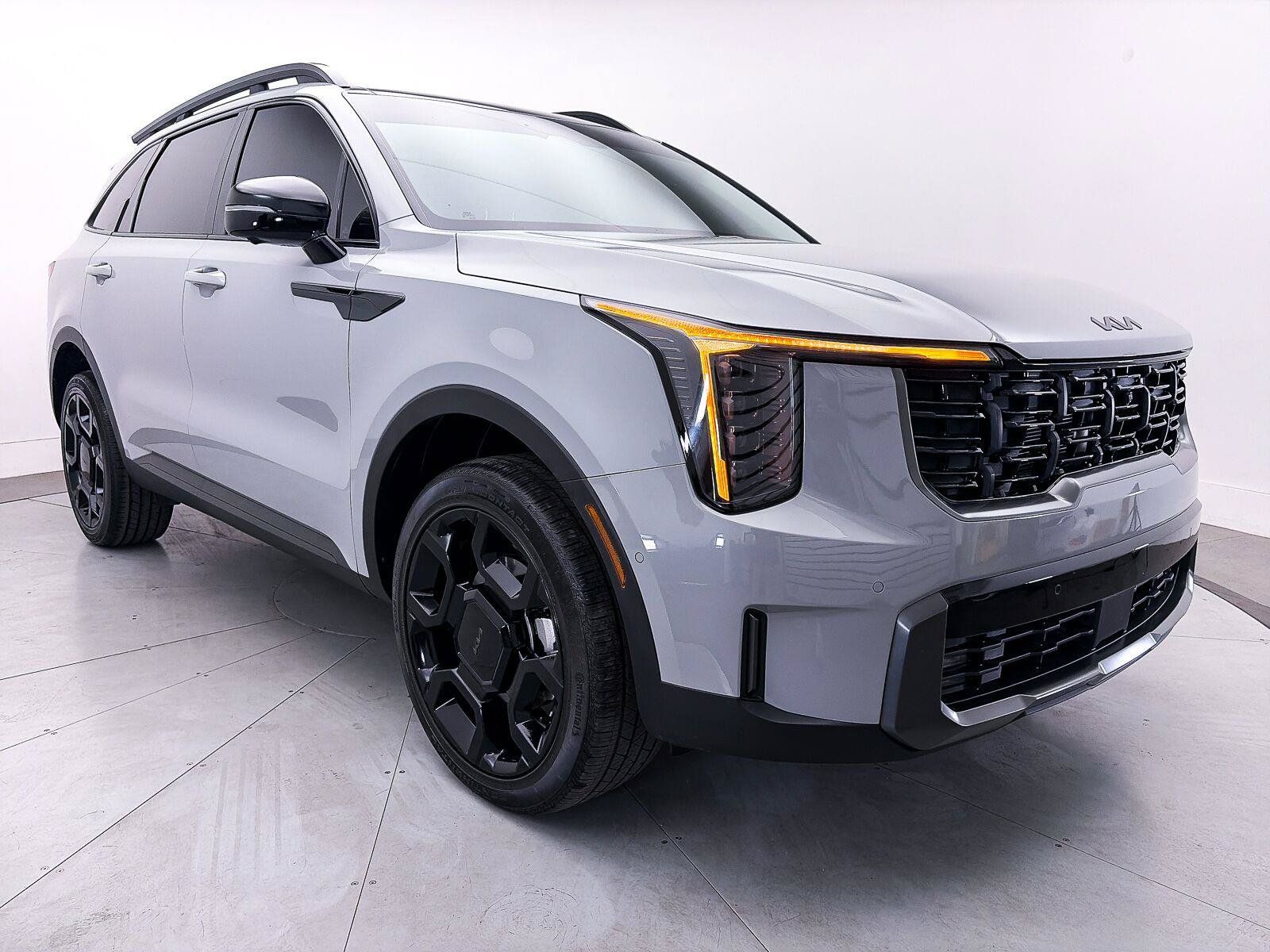 Used 2025 Kia Sorento SX AWD/4WD image 11