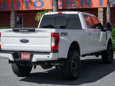 Used 2019 Ford F250 Lariat w/ Chrome Package image 11