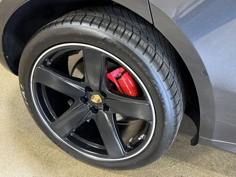Used 2018 Porsche Macan GTS AWD/4WD image 16