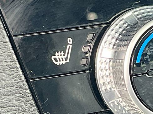 Used 2023 Mitsubishi Outlander SE image 18