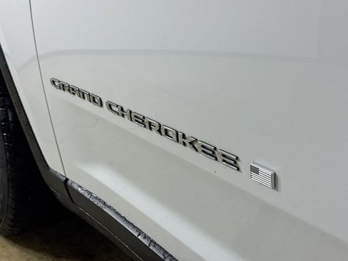 Certified 2023 Jeep Grand Cherokee Laredo X AWD/4WD image 28