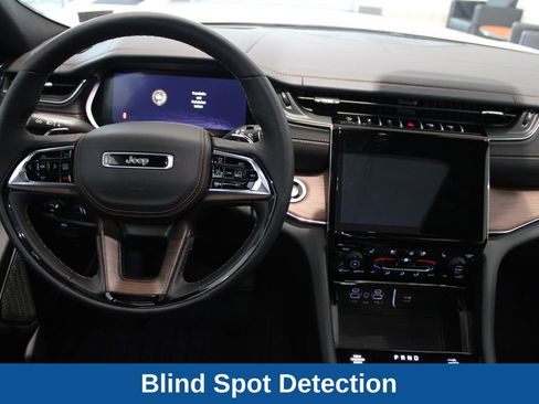 Used 2025 Jeep Grand Cherokee Summit w/ Adv Protech Group IV AWD/4WD image 7