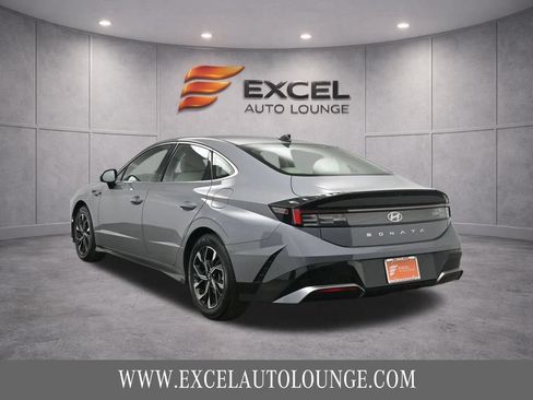 Used 2025 Hyundai Sonata SEL FWD image 5