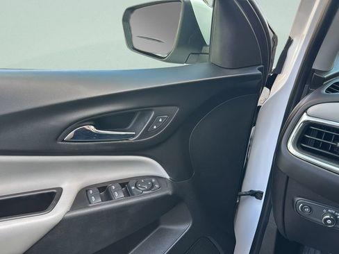 Used 2018 Chevrolet Equinox LT FWD image 15