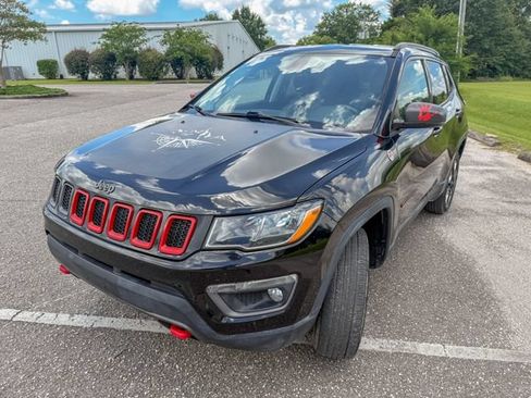 Used 2018 Jeep Compass Trailhawk w/ Cold Weather Group AWD/4WD image 9