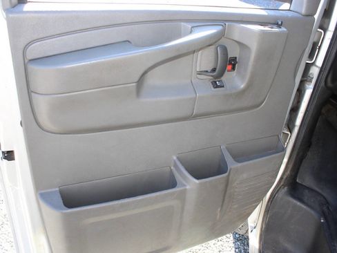 Used 2013 GMC Savana 3500 w/ Power Package image 17