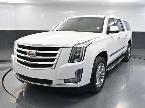 Used 2017 Cadillac Escalade ESV 4WD image 11