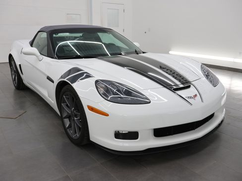 Used 2013 Chevrolet Corvette Grand Sport w/ 4LT Preferred Equipment Group RWD image 59
