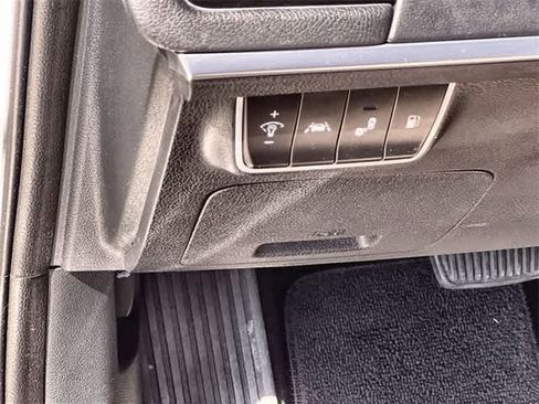 Used 2019 Kia Stinger Premium image 29