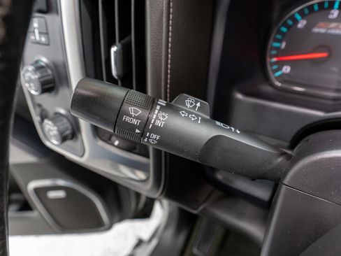 Used 2017 Chevrolet Silverado 1500 LTZ Z71 image 32