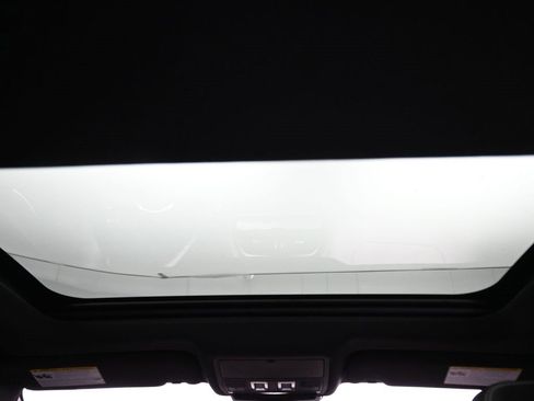 Used 2019 Jaguar XE S image 37