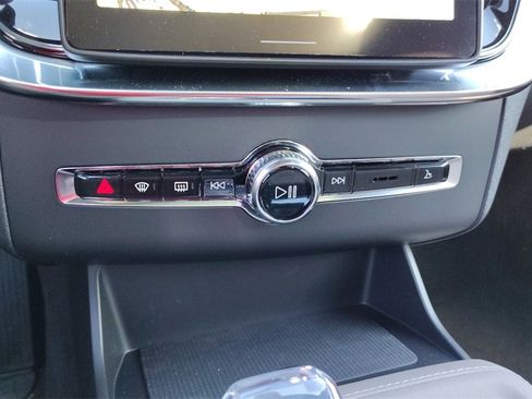 New 2026 Volvo XC90 B6 Ultra image 21