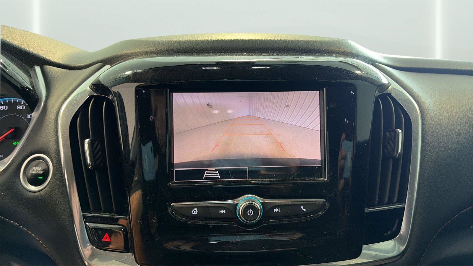 Used 2021 Chevrolet Traverse LS FWD image 19