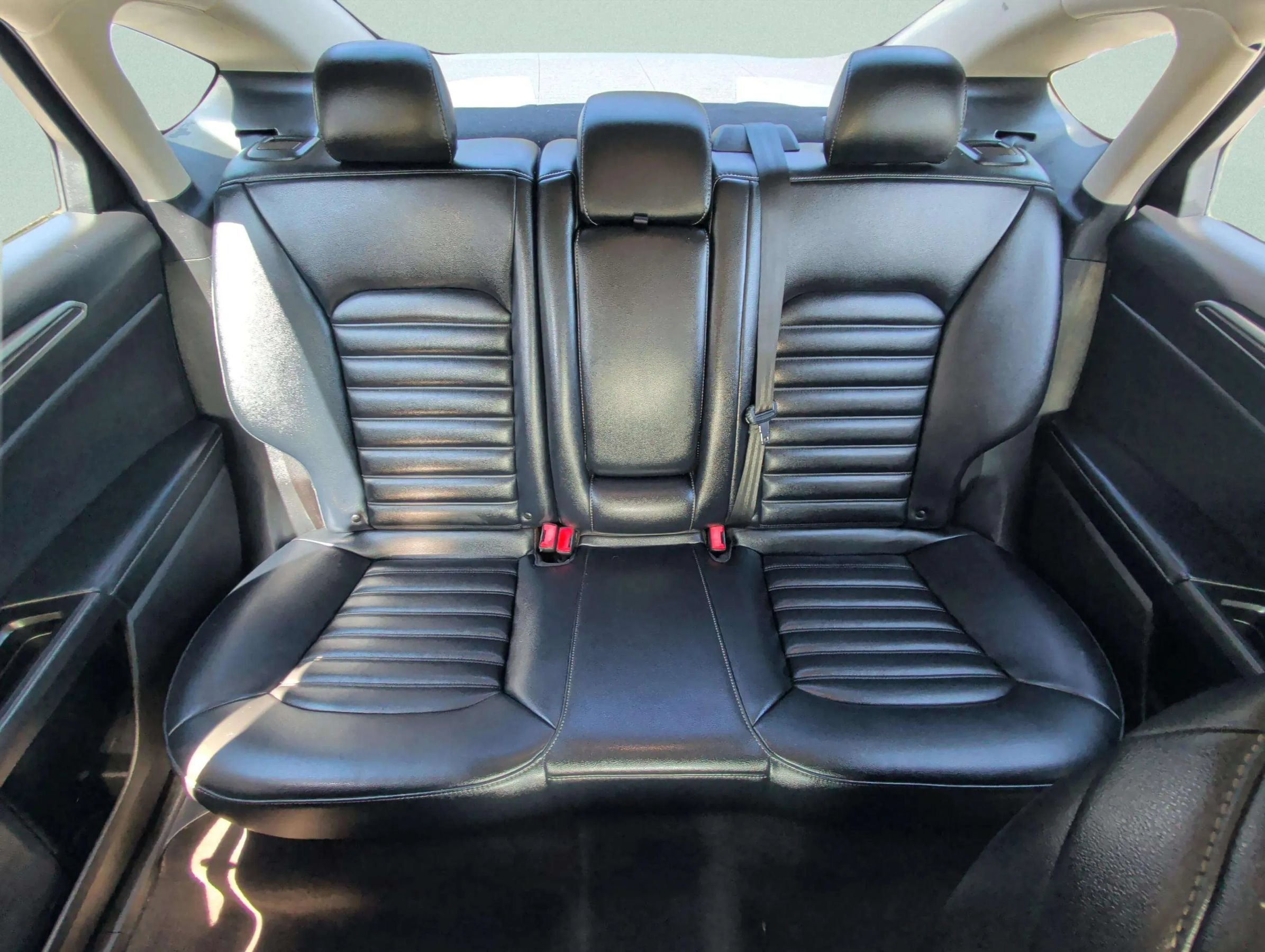 Used 2019 Ford Fusion SEL FWD image 31