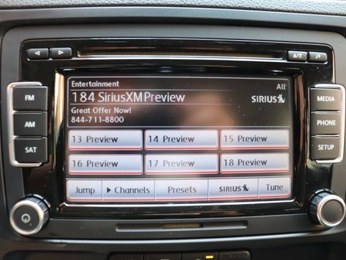 Used 2012 Volkswagen Jetta SE FWD image 22