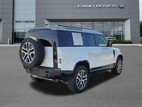 New 2026 Land Rover Defender 110 X-Dynamic SE AWD/4WD image 4