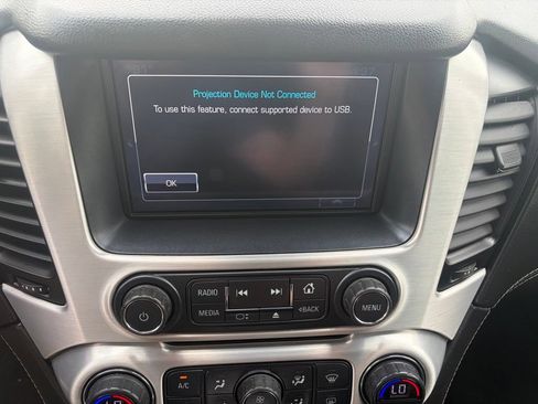 Used 2017 GMC Yukon SLT AWD/4WD image 3
