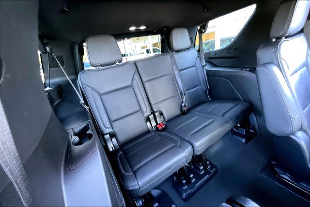 Used 2025 GMC Yukon Denali AWD/4WD image 26