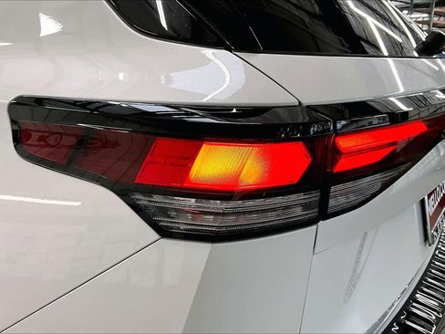 New 2026 Volkswagen Tiguan SE R-Line image 25