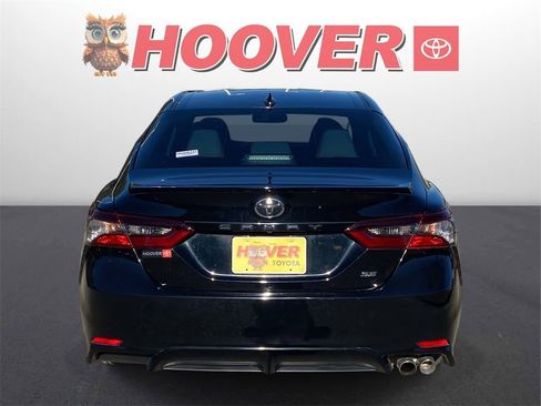 Used 2024 Toyota Camry SE image 3