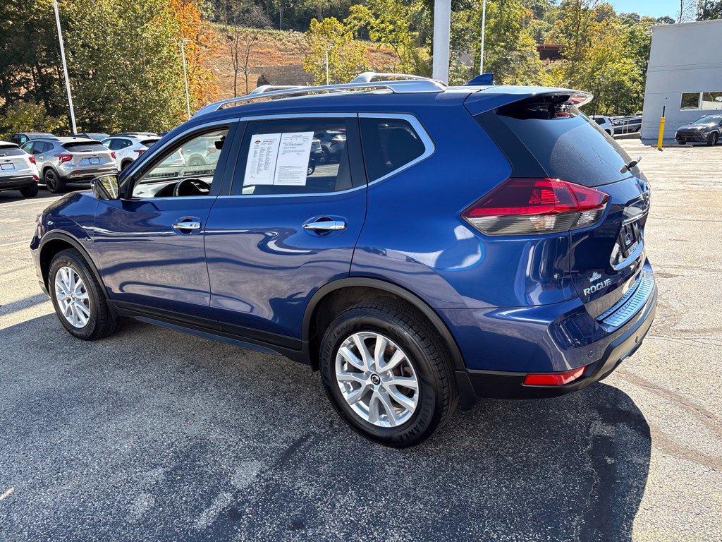 Used 2020 Nissan Rogue SV AWD/4WD image 3