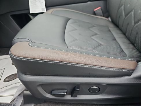 New 2026 Nissan Pathfinder Platinum FWD image 34