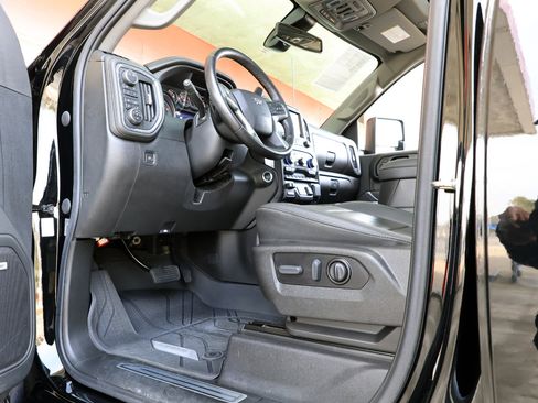 Used 2022 Chevrolet Silverado 2500 LTZ w/ LTZ Plus Package image 42