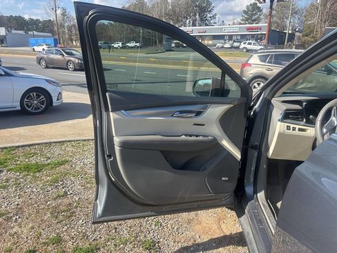 Used 2020 Cadillac XT5 Premium Luxury w/ LPO, Floor Liner Package image 8