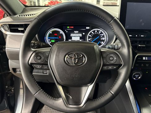 Certified 2024 Toyota Venza LE image 14