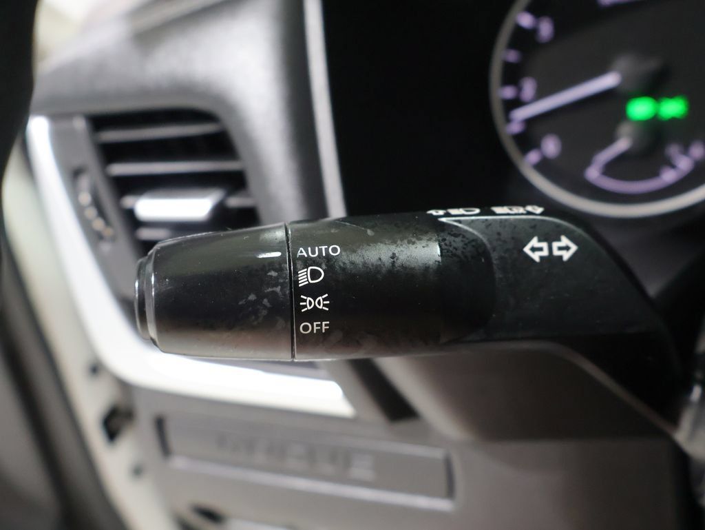 Used 2023 Nissan Rogue S AWD/4WD image 36