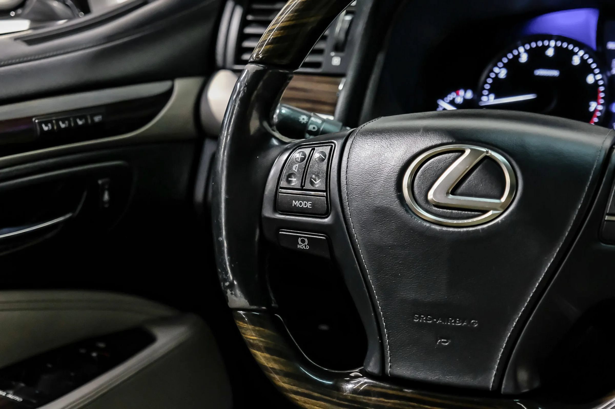 Used 2015 Lexus LS 460 L RWD image 25