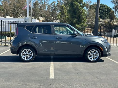 Used 2024 Kia Soul LX w/ Option Group 015 FWD image 6