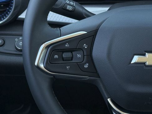 New 2026 Chevrolet Trax LT w/ Driver Confidence Package image 13