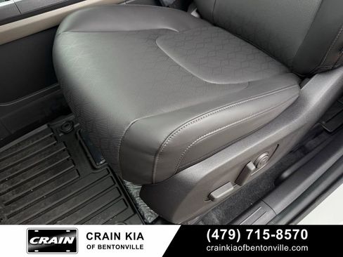 New 2026 Kia Carnival FWD image 25
