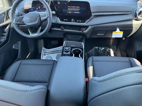 New 2026 Chevrolet Equinox LT w/ Convenience Package II image 25