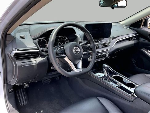 Used 2024 Nissan Altima 2.5 SR w/ SR Premium Package FWD image 18