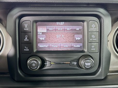 Used 2020 Jeep Wrangler Sport AWD/4WD image 16