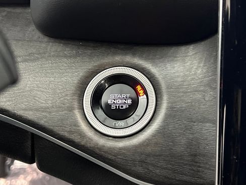 Used 2024 Jeep Grand Cherokee L Limited w/ Luxury Tech Group II image 57