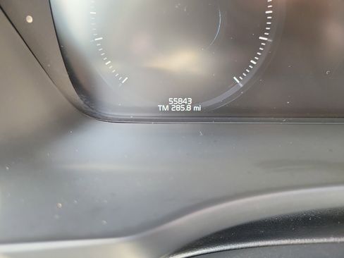 Used 2016 Volvo XC90 T6 Momentum w/ Momentum Plus Package image 27