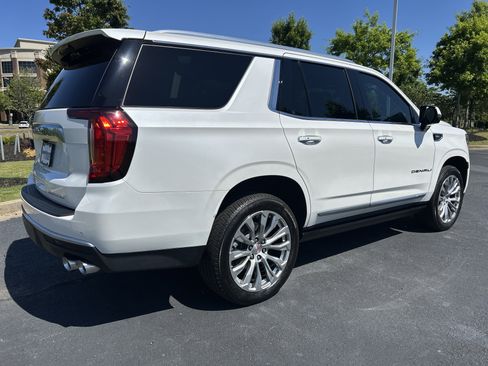 Used 2024 GMC Yukon Denali AWD/4WD image 9