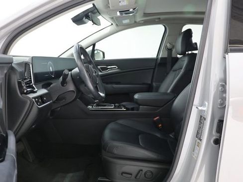 Used 2024 Kia Sportage SX image 17
